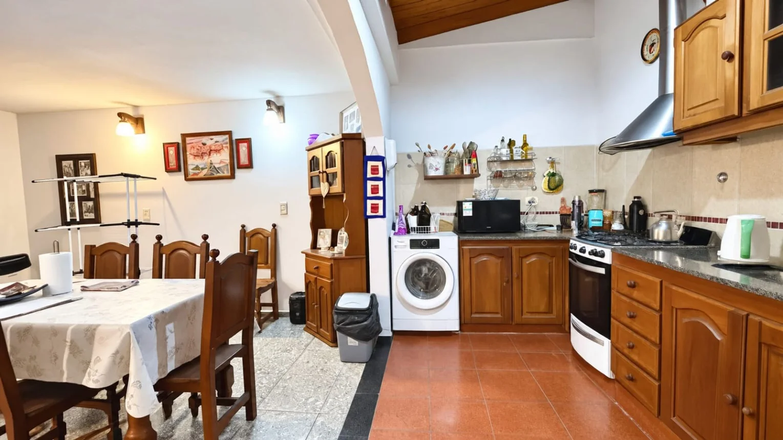 Casa de 5 ambientes en venta en Berazategui, Calle 104 100, foto 5