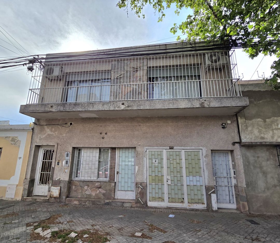 CASA EN VENTA 2 DORMITORIOS P. ALTA - LUIS AGOTE