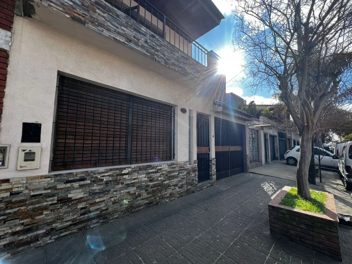 Casa en venta en Lanús Oeste, foto 2