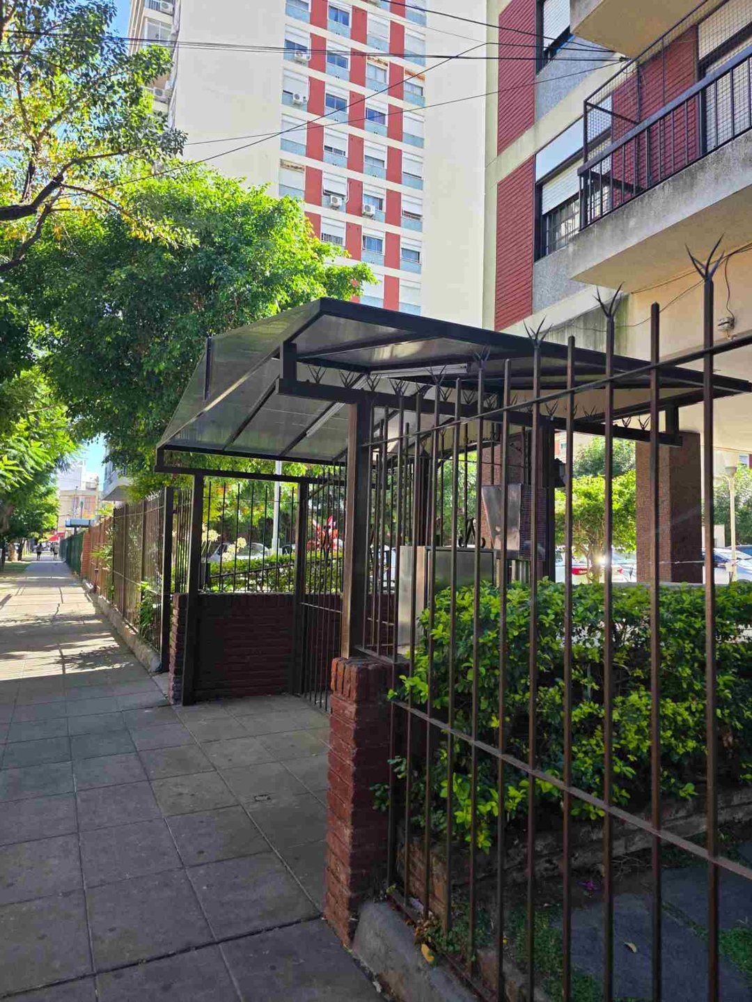 Venta departamento 4 amb lav balcon cochera Wilde