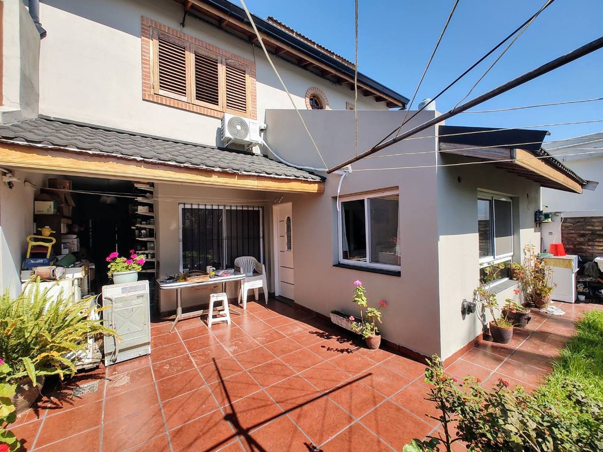 Foto 12 — Casa 5 amb en Quilmes Oeste c patio ACEPTA PERMUTA