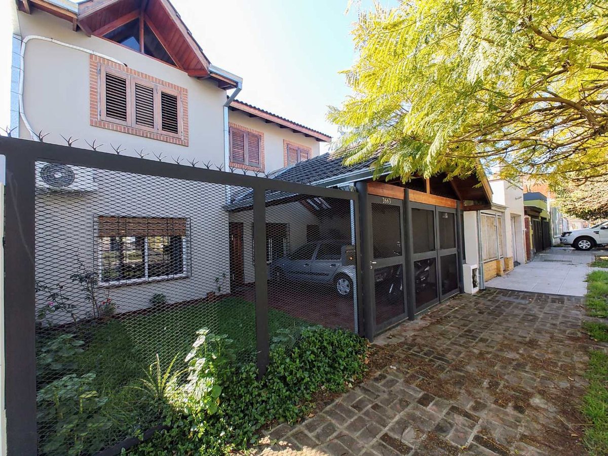 Casa 5 amb en Quilmes Oeste c patio ACEPTA PERMUTA