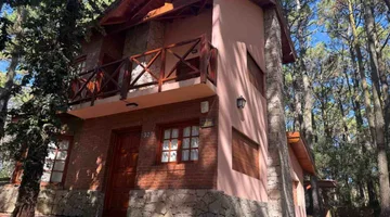 Venta casa Mar Azul 4 ambientes cerca del  mar