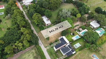 Terreno de 541 m² en Susana