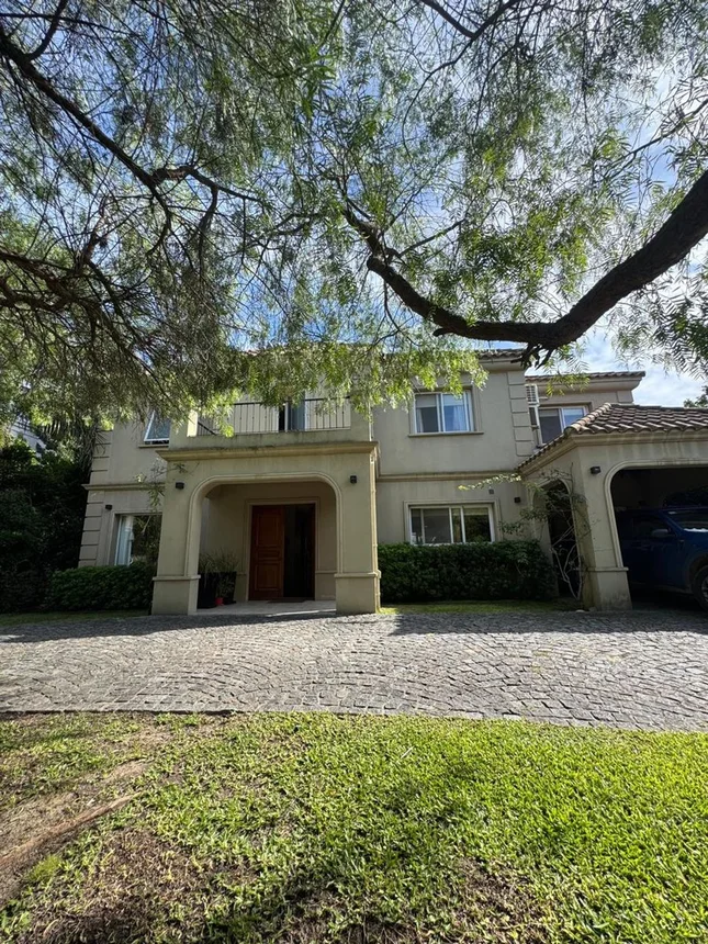Casa en venta en Manuel Alberti