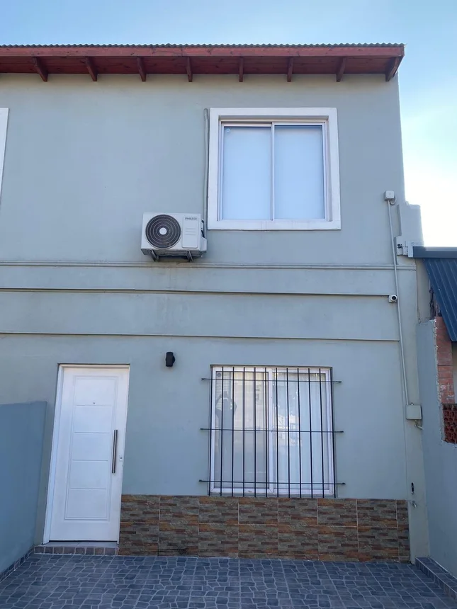 Casa dúplex en venta en Castelar, foto 3