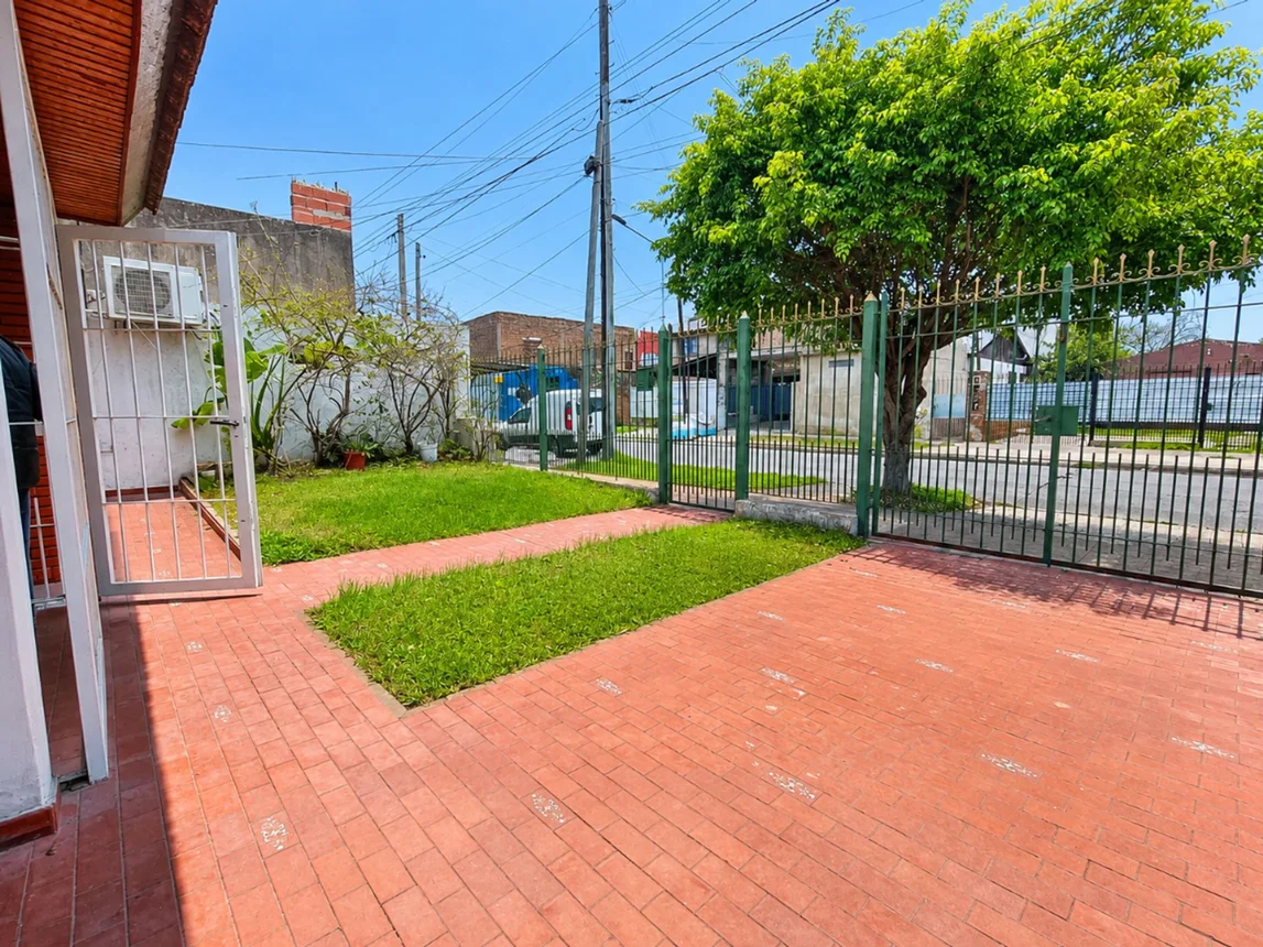 Casa de 3 ambientes en venta en Monte Chingolo, Coronel Juan N. Méndez 2400, foto 2