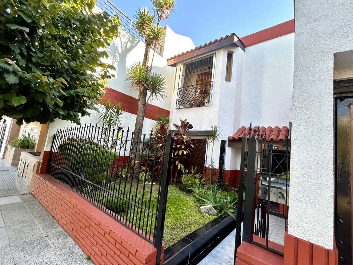 Casa dúplex de 4 ambientes en venta en Villa del Parque, Pasaje Pernambuco 2300, foto 2