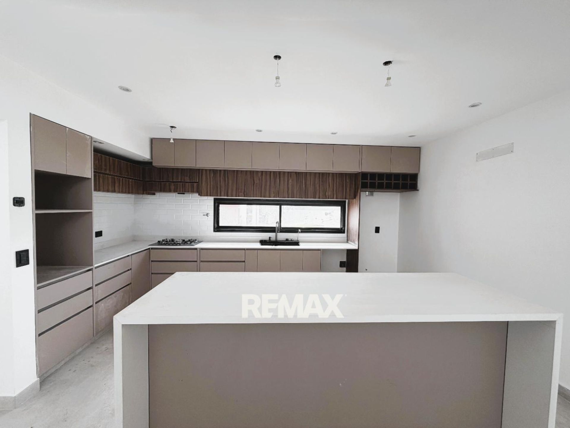 Foto 9 — VENTA  CASA A ESTRENAR 4 DORM CON PILETA PILAR