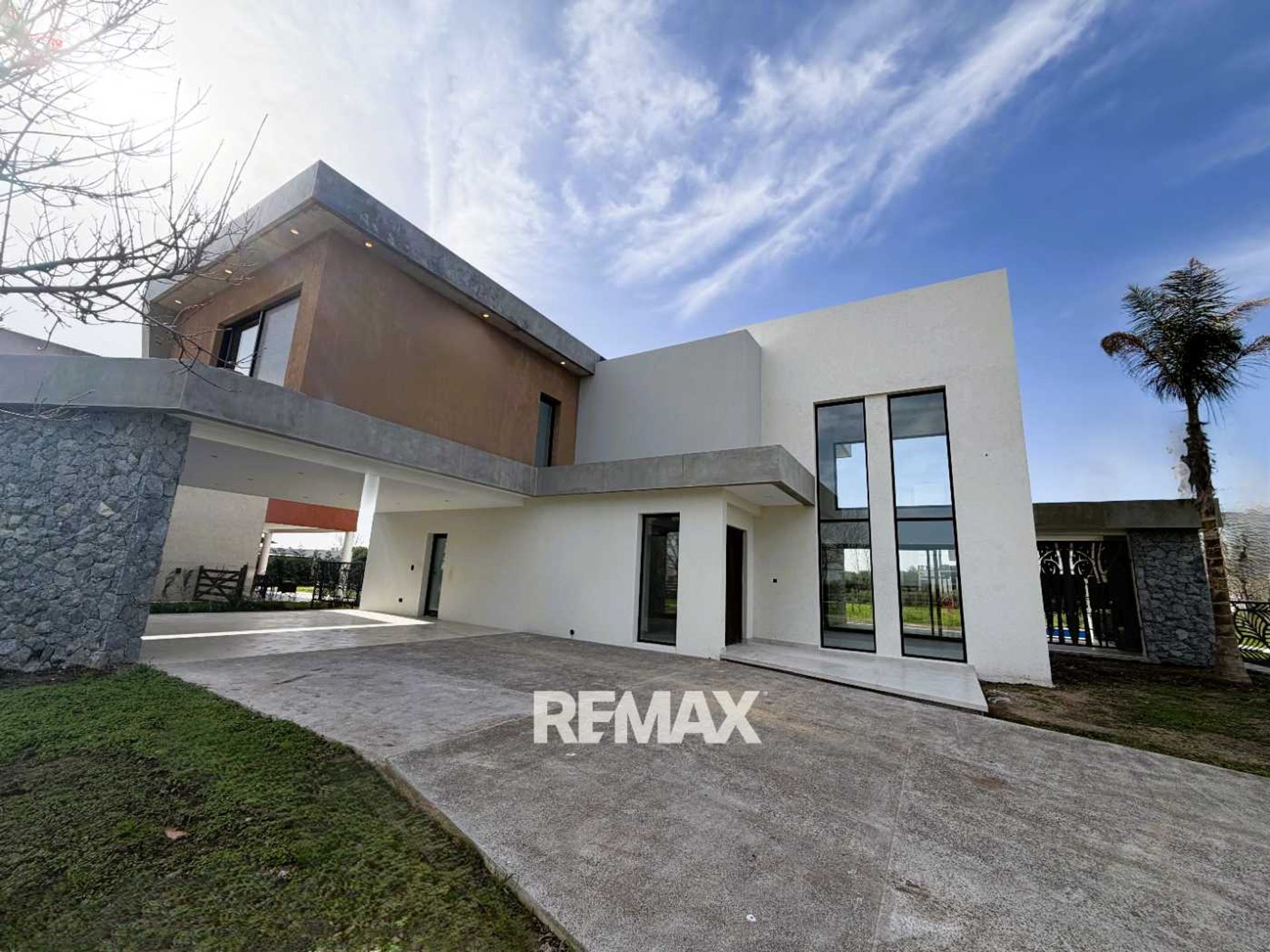 VENTA  CASA A ESTRENAR 4 DORM CON PILETA PILAR