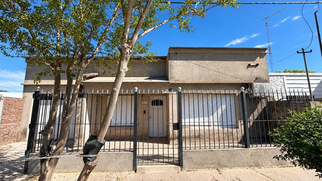 ALQUILER CASA EN SAN CARLOS NORTE