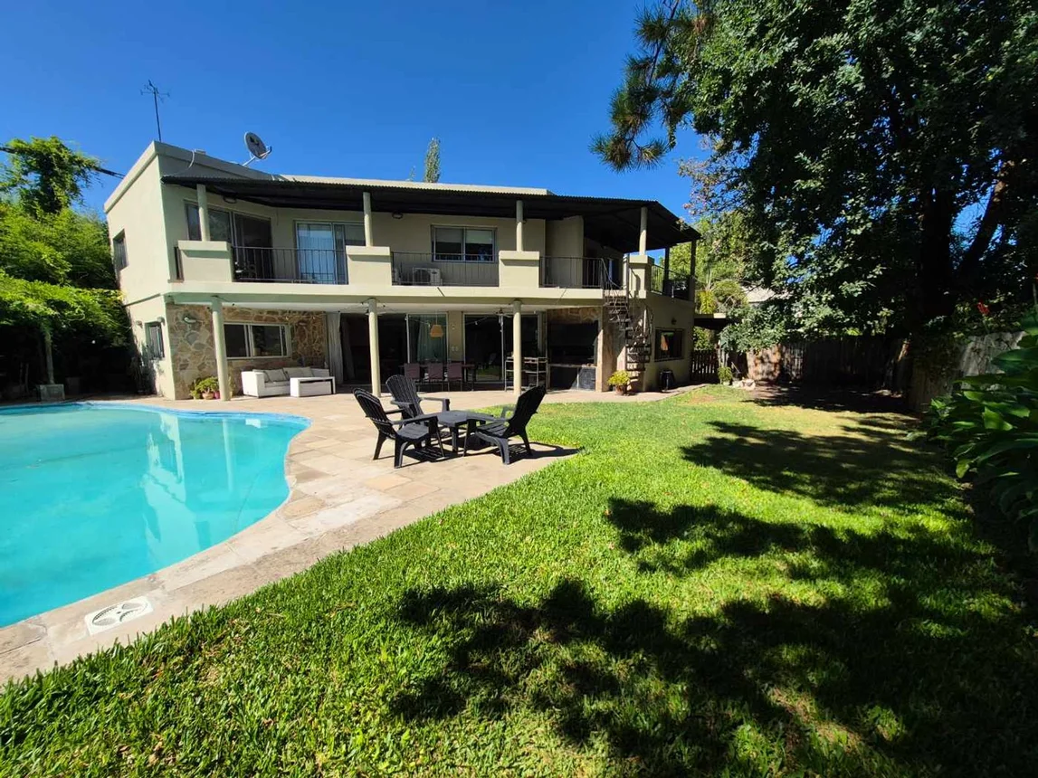 Casa en venta en Garín, Centenario Hoyo 9 y 8 1100