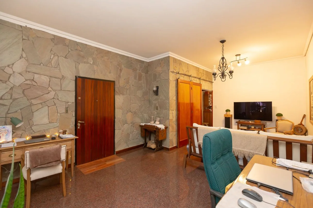 Casa de 5 ambientes en venta en Caseros, Nuestra Señora de la Merced 5000