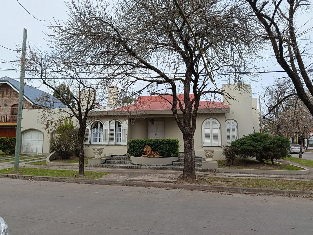 VENTA CASA | 5 DORMITORIOS | BARRIO DOS HERMANOS