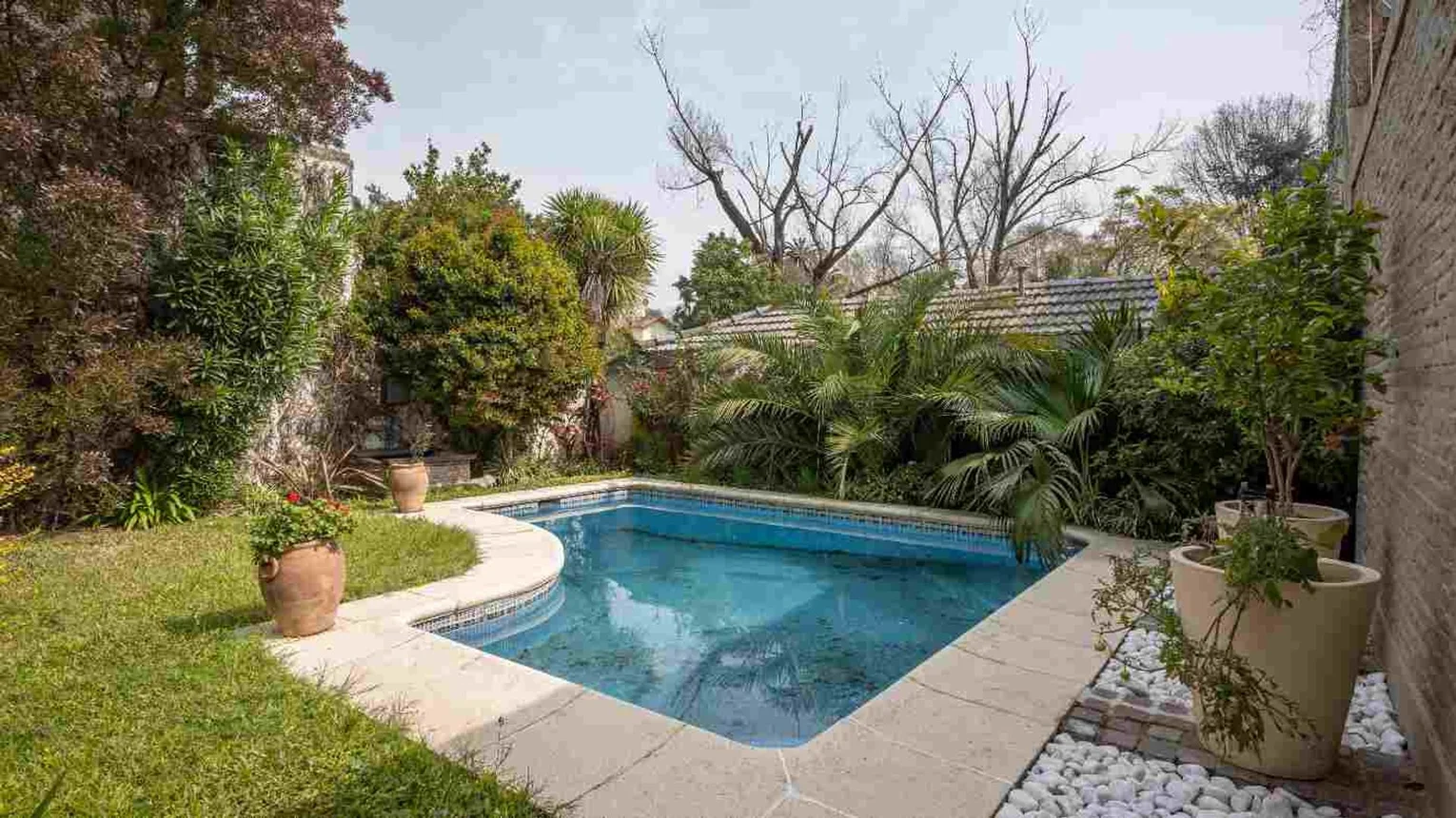 Casa de 6 ambientes en venta en Florida, Santa Rosa 2500