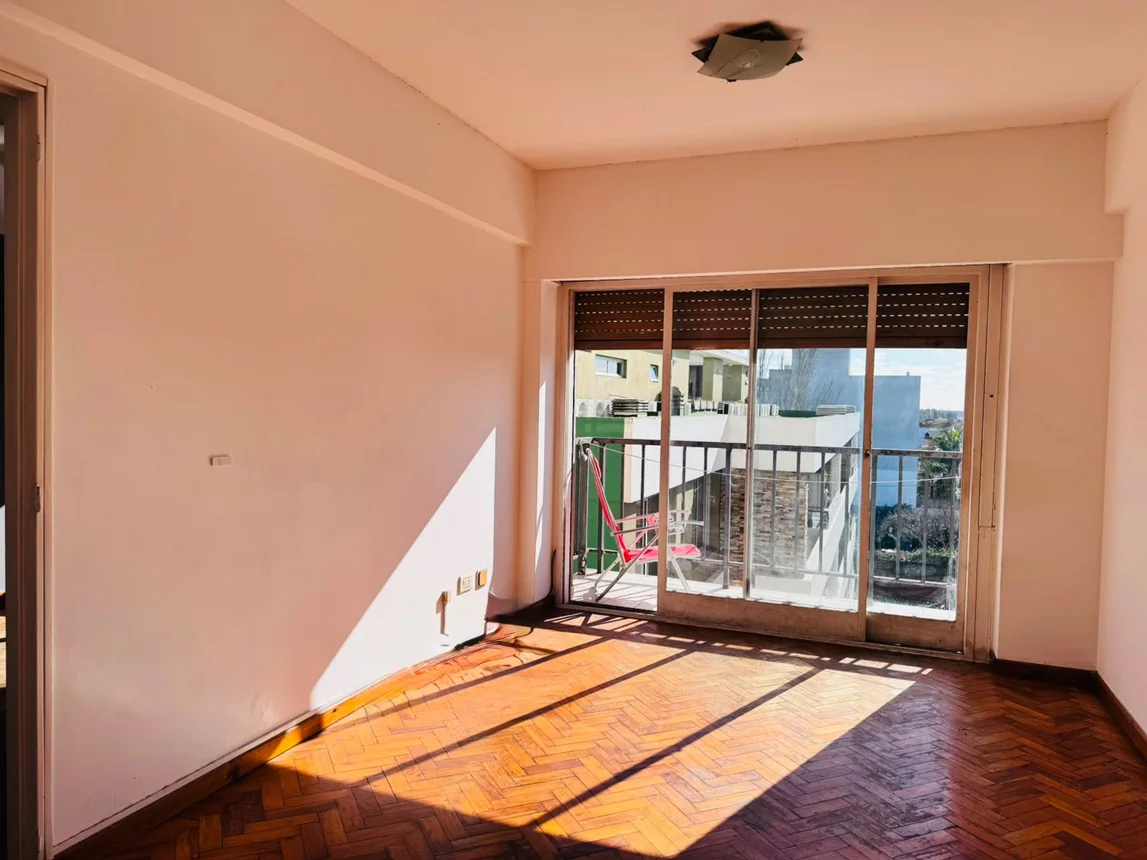 Departamento de 2 ambientes en venta en Bernal Este, Lebensohn 100