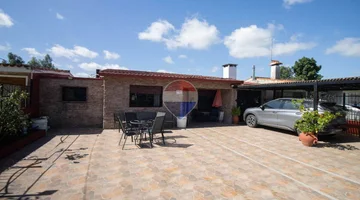 Venta de casa 3 dormitorios con piscina Colón