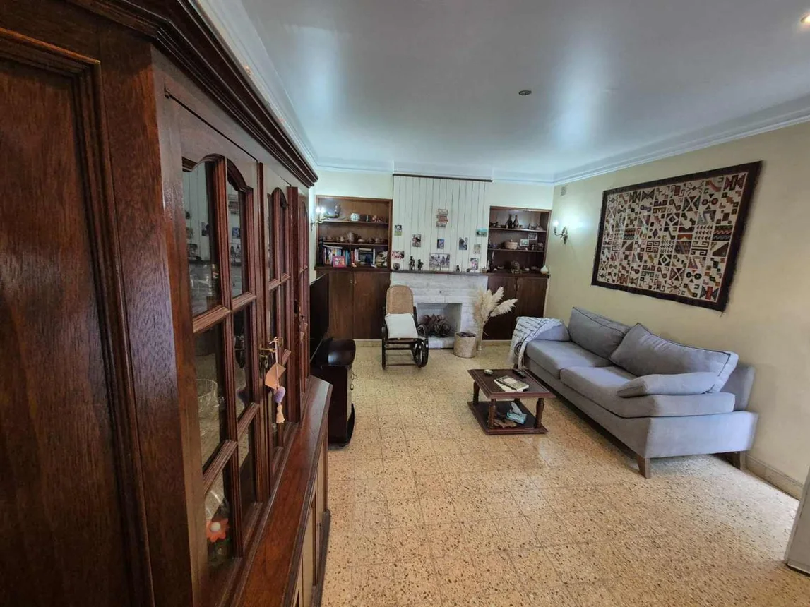 Casa de 6 ambientes en venta en Adrogué, Combate de Juncal 1000, foto 3