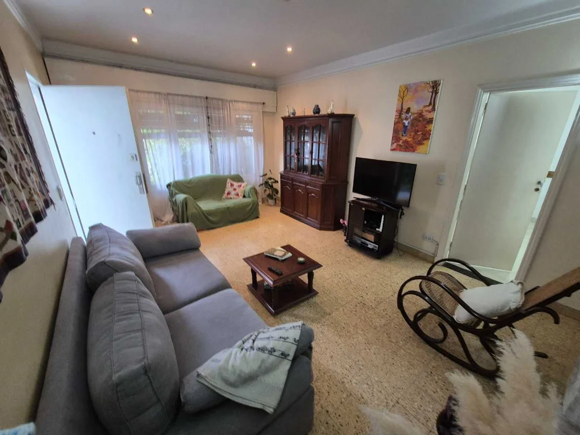 Casa de 6 ambientes en venta en Adrogué, Combate de Juncal 1000, foto 4