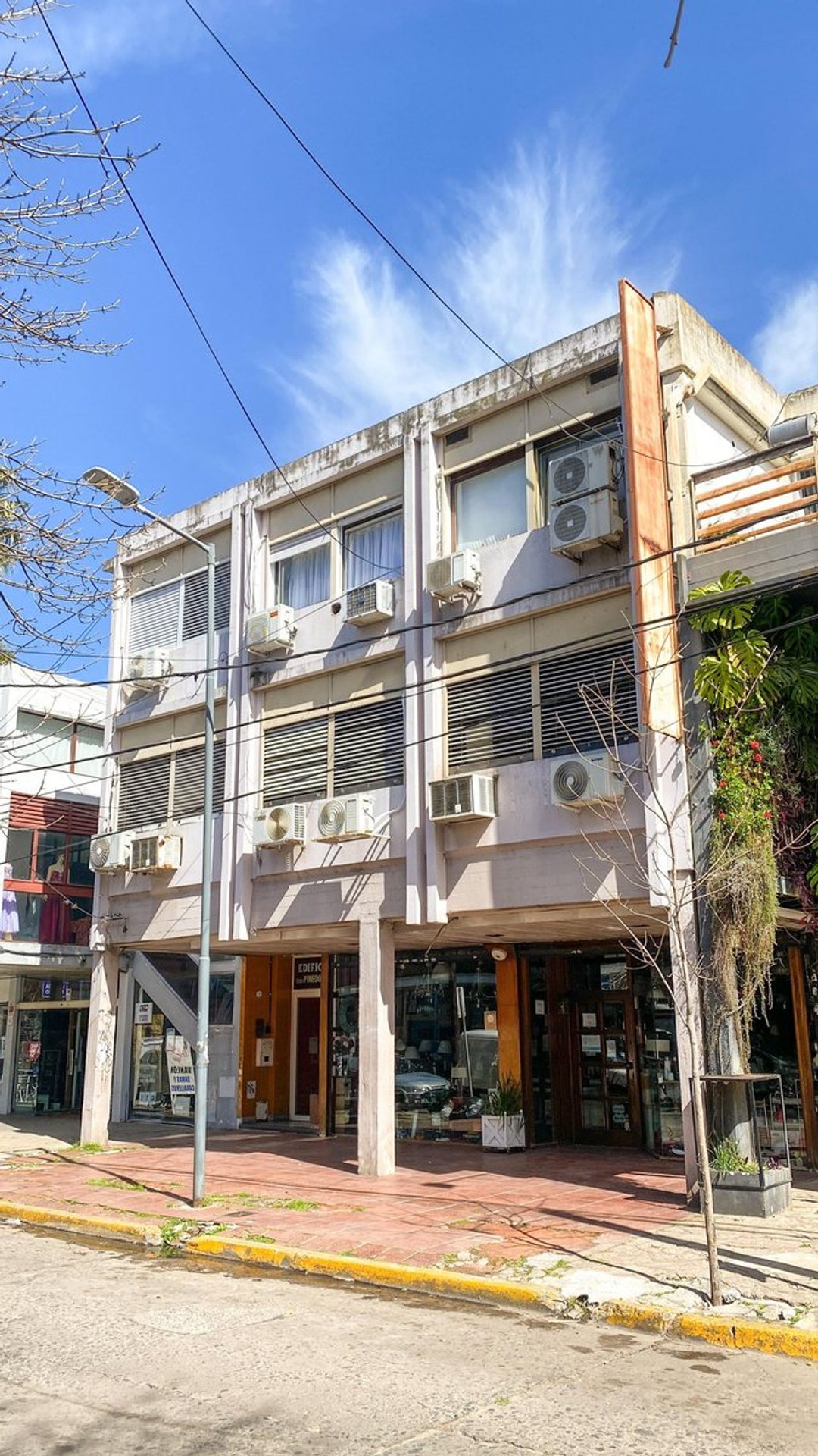 VENTA MONOAMBIENTE CENTRICO SEGUNDO PISO AL FRENTE