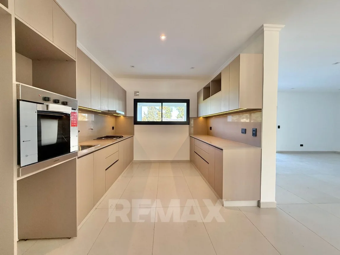 Casa de 6 ambientes en venta en Presidente Derqui, Leandro Niceforo Alem 3300