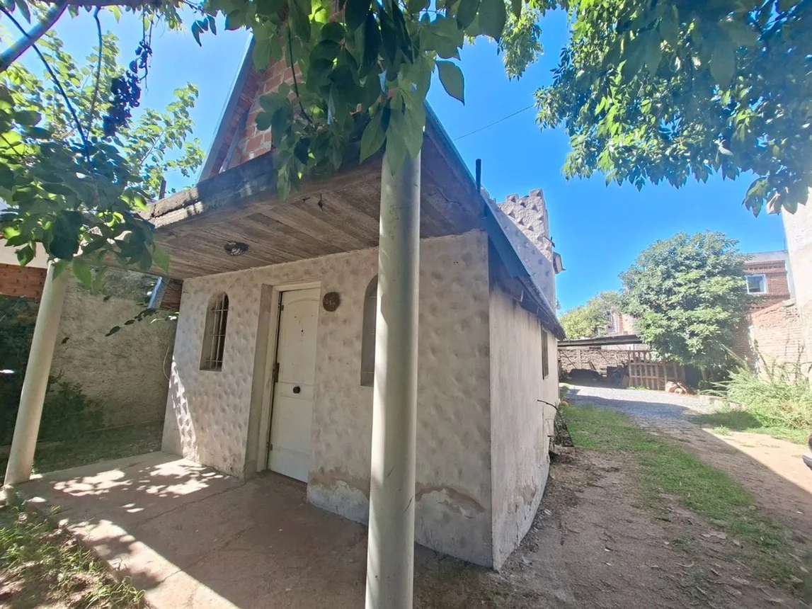 Casa en venta en Berazategui, Calle 18 1600