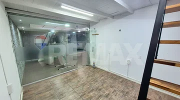 Alquiler local comercial dos plantas en el Centro