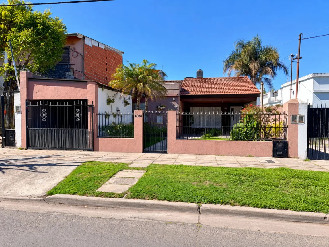 Casa de 3 ambientes en venta en Morón, Concejal Guillermo Patiño 4000