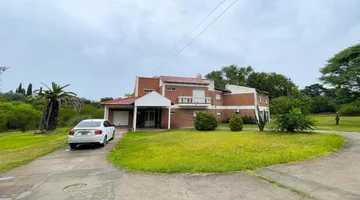 Casona con gran terreno en Libertador San Martin