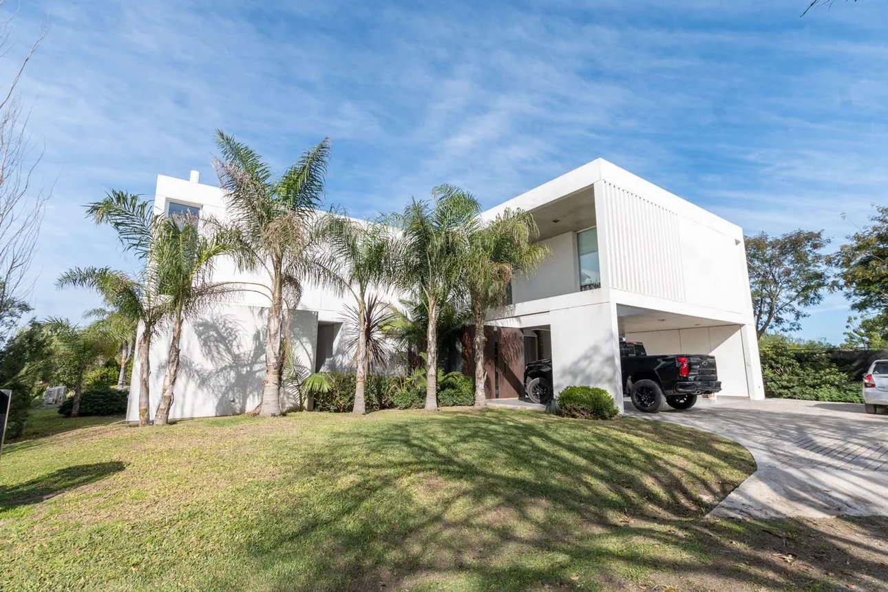 Casa moderna exclusiva en country, foto 1