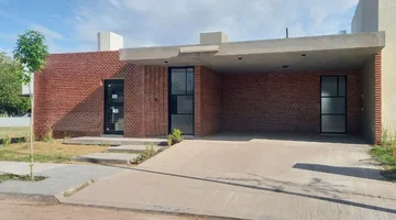 VENTA CASA DISTRITO SUR 3 DORM ESTRENAR UNA PLANTA