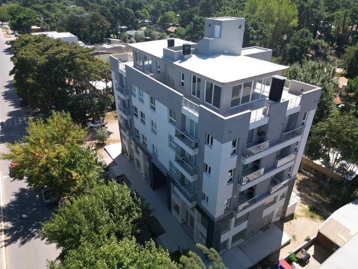 Departamento de 3 ambientes en venta en Pinamar, Av Espora 1600, foto 2