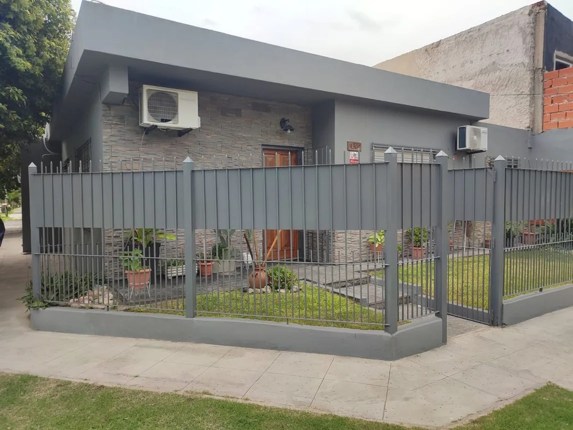Casa en venta en Berazategui, foto 2