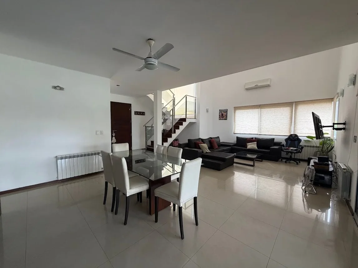 Casa dúplex en venta en Funes