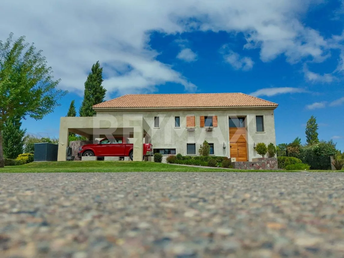 Casa en venta en Neuquén, foto 2