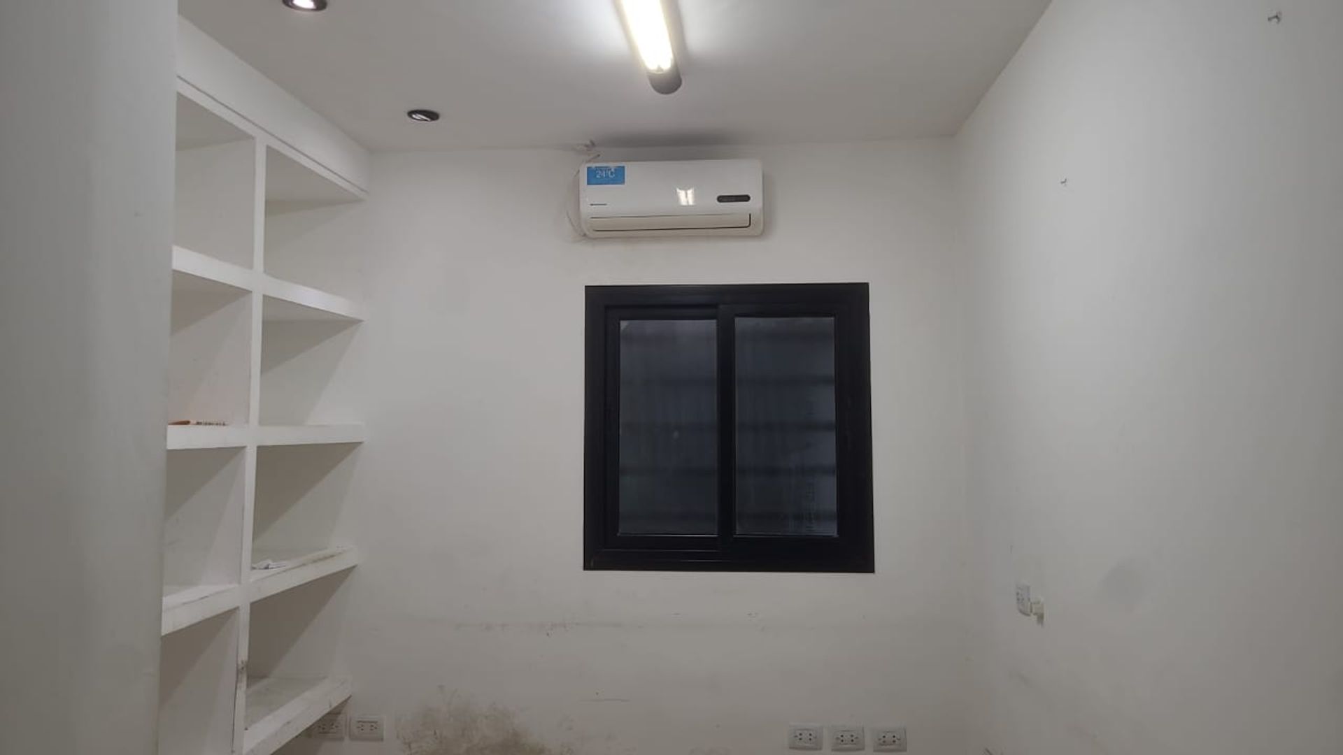 OFICINAS EN ALQUILER EN PLANTA BAJA MACROCENTRO - foto 5