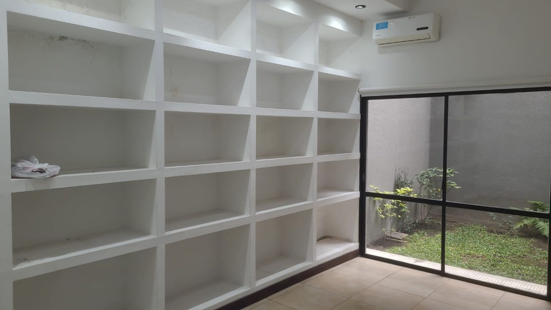 OFICINAS EN ALQUILER EN PLANTA BAJA MACROCENTRO - foto 2