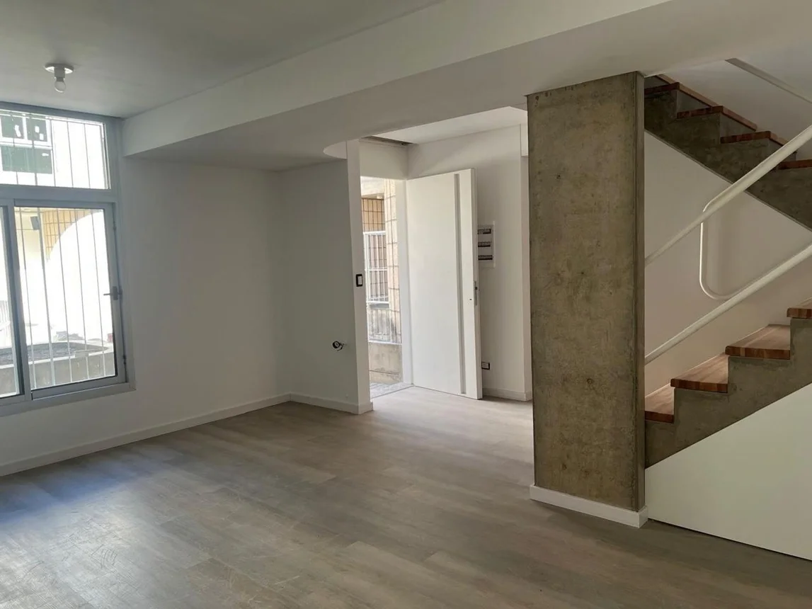 Casa tríplex en venta en Rosario, foto 2