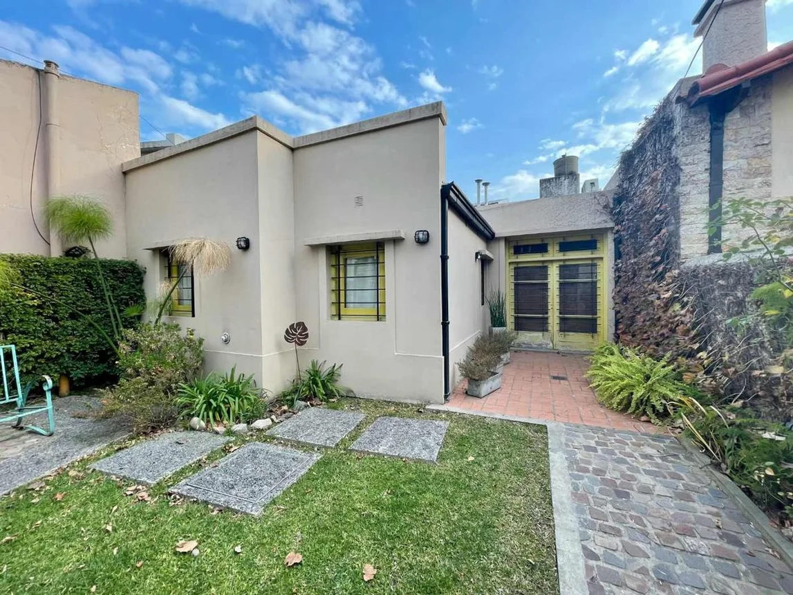 Casa en venta en Castelar, foto 2