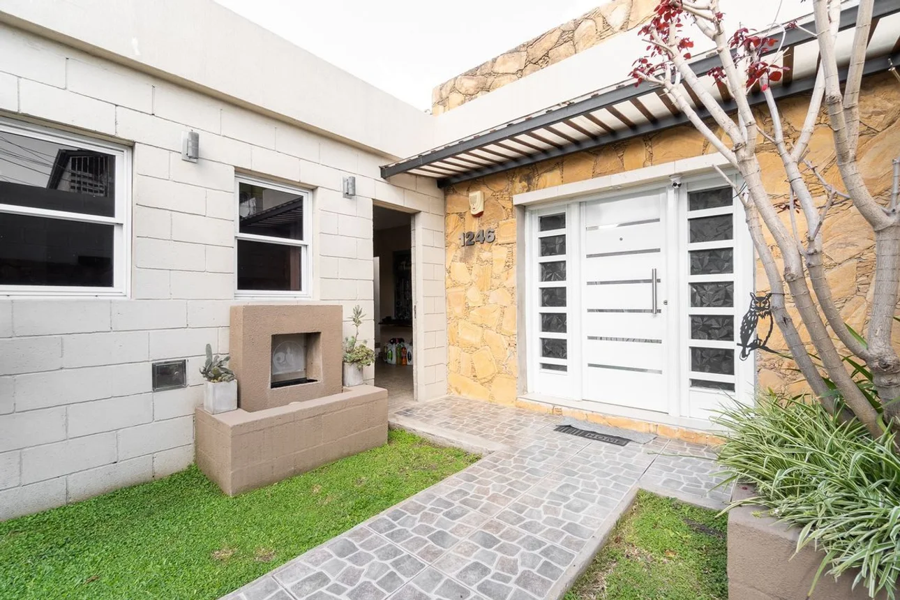 Casa de 4 ambientes en venta en Bernal Oeste, Chubut 1200, foto 4