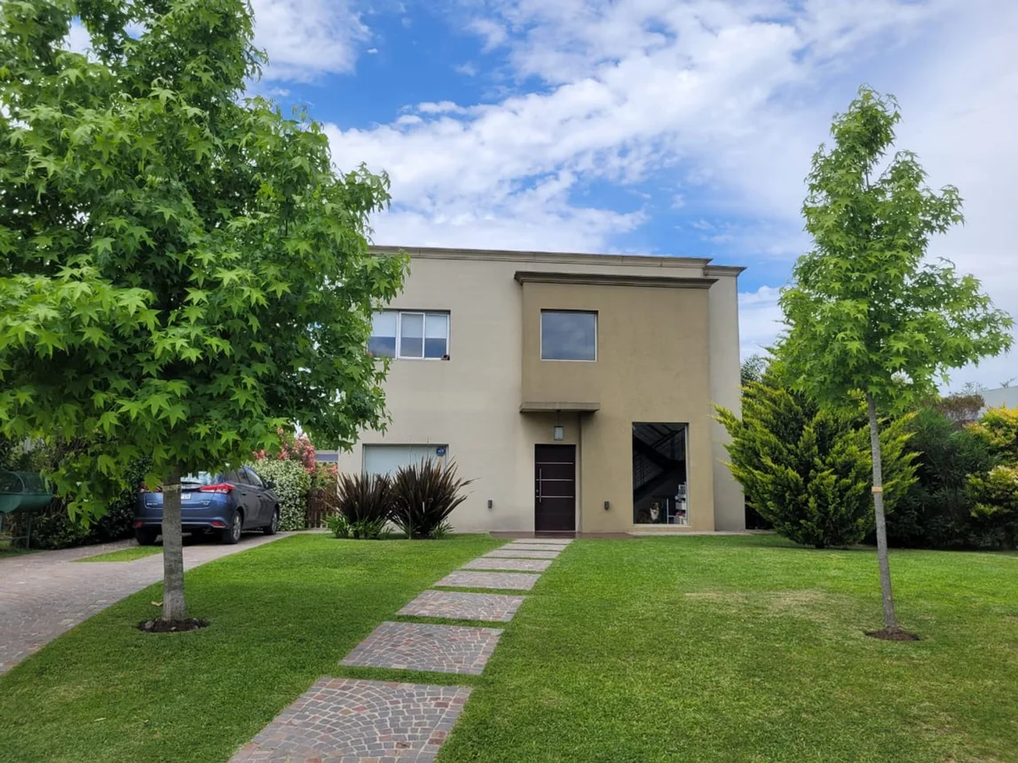 Casa en venta en Pilar