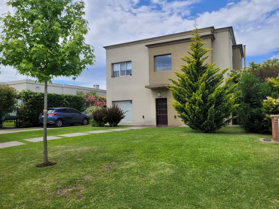 Casa en venta en Pilar, foto 2