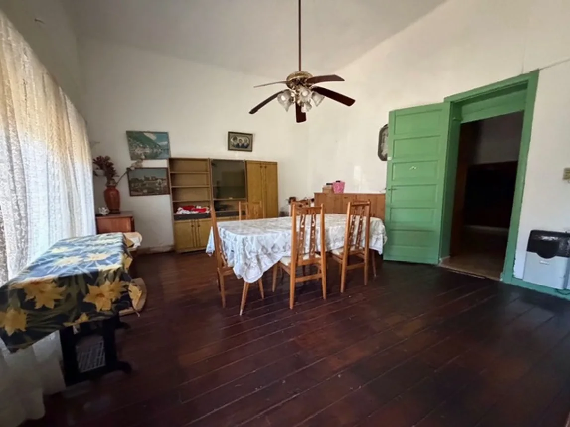 Casa de 4 ambientes en venta en Sarandí, Saladillo 100