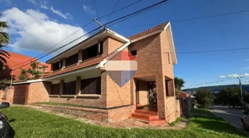 VENTA CASA B° LOS PERALES 4 DORM ESQUINA