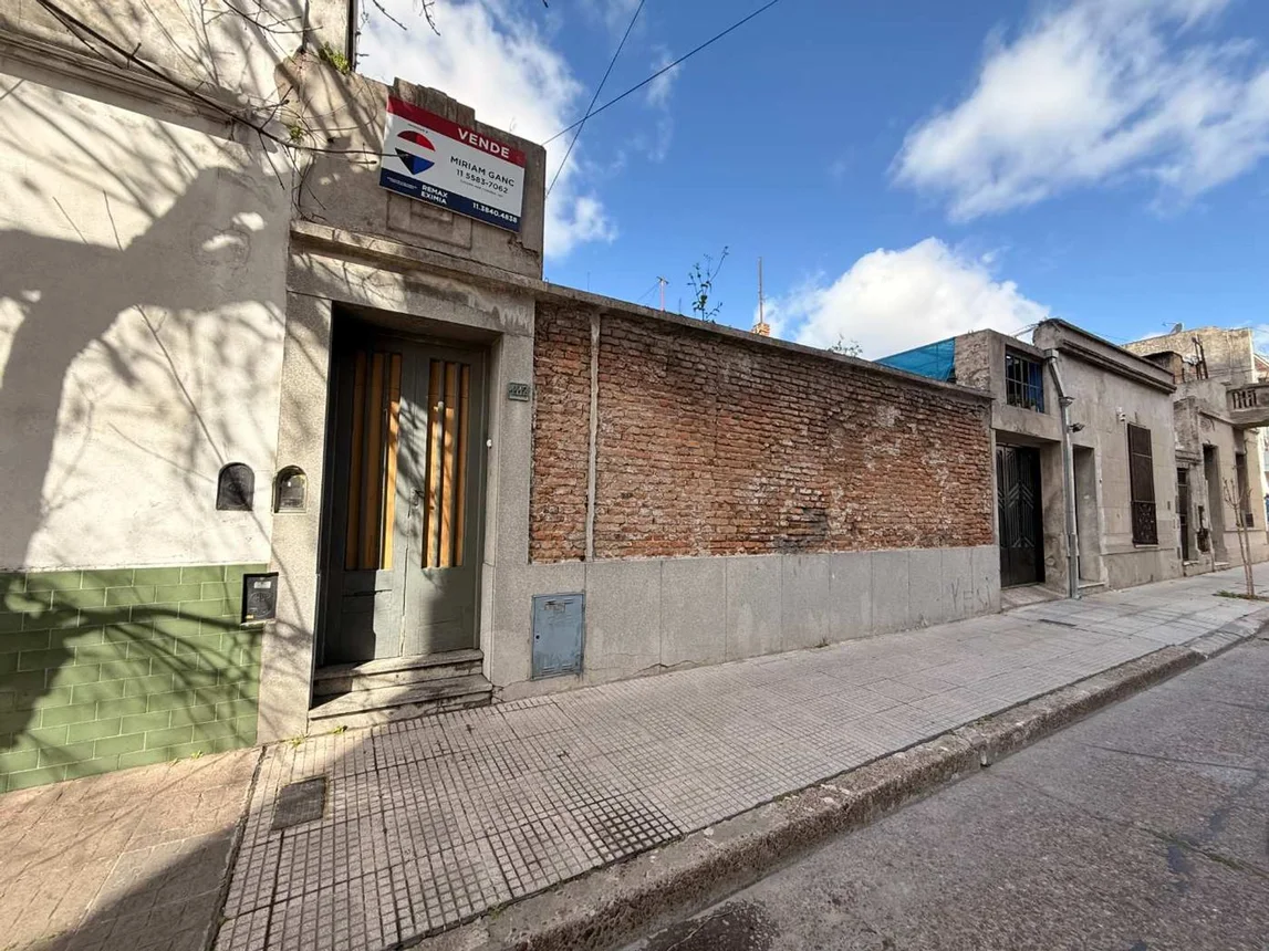 Casa de 6 ambientes en venta en Parque Chacabuco, Pasaje Caperucita 1100, foto 2