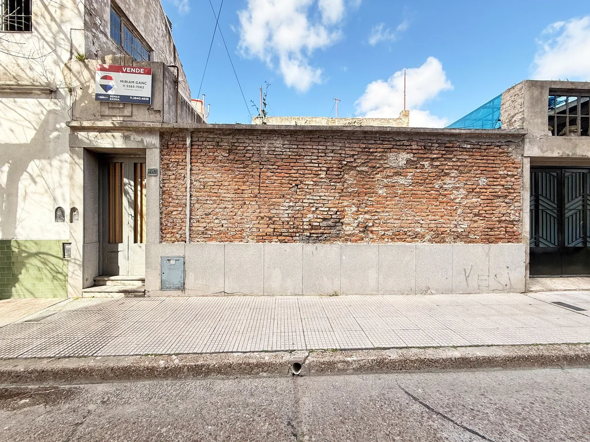 Casa de 6 ambientes en venta en Parque Chacabuco, Pasaje Caperucita 1100, foto 3
