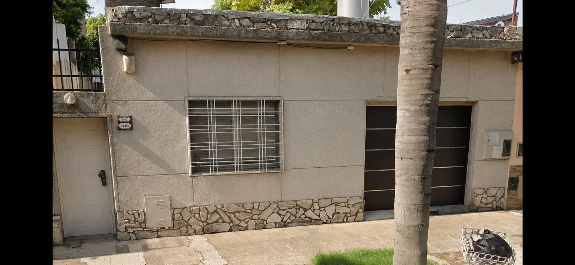 Casa de 4 ambientes en venta en Villa Luzuriaga, Entre Ríos 100