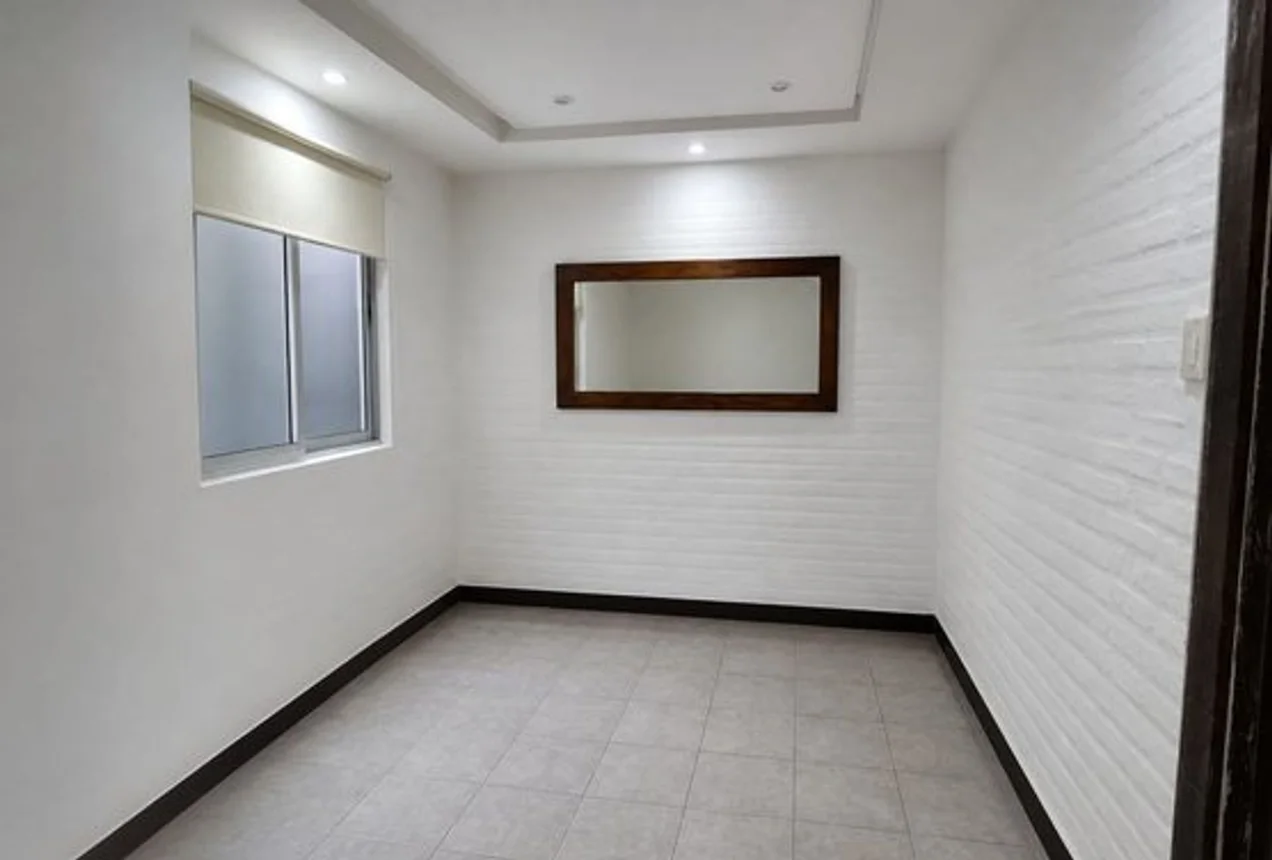 Casa de 4 ambientes en venta en Villa Luzuriaga, Entre Ríos 100, foto 3