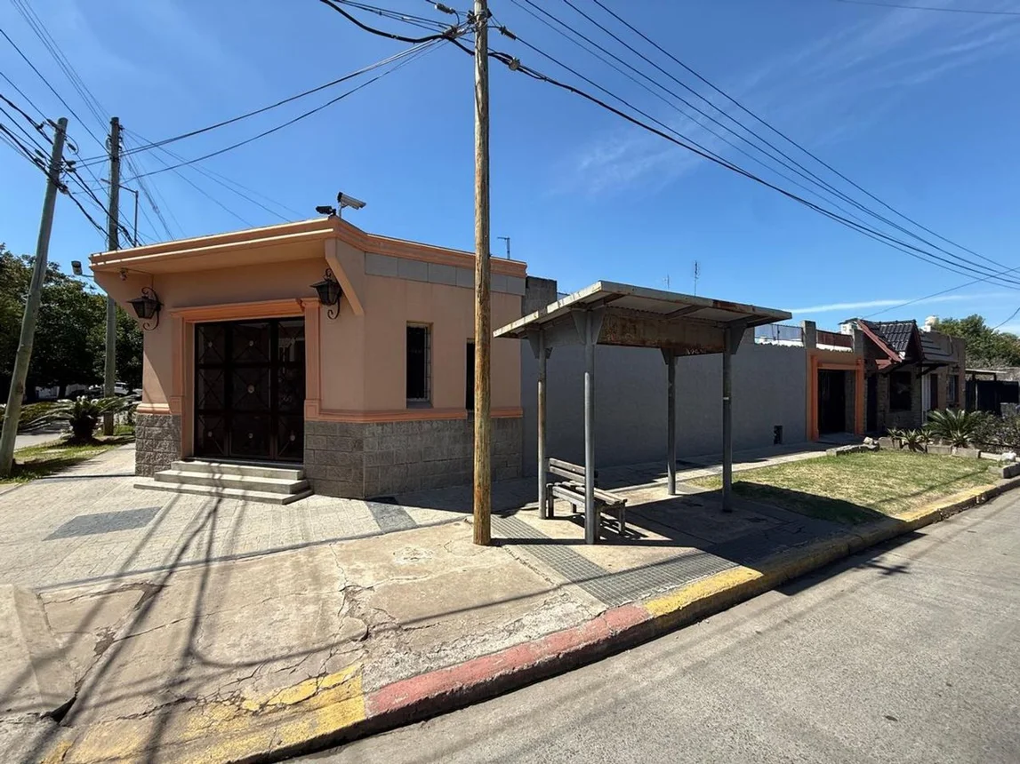 Casa de 3 ambientes en venta en Castelar, Sadi Carnot 200, foto 3