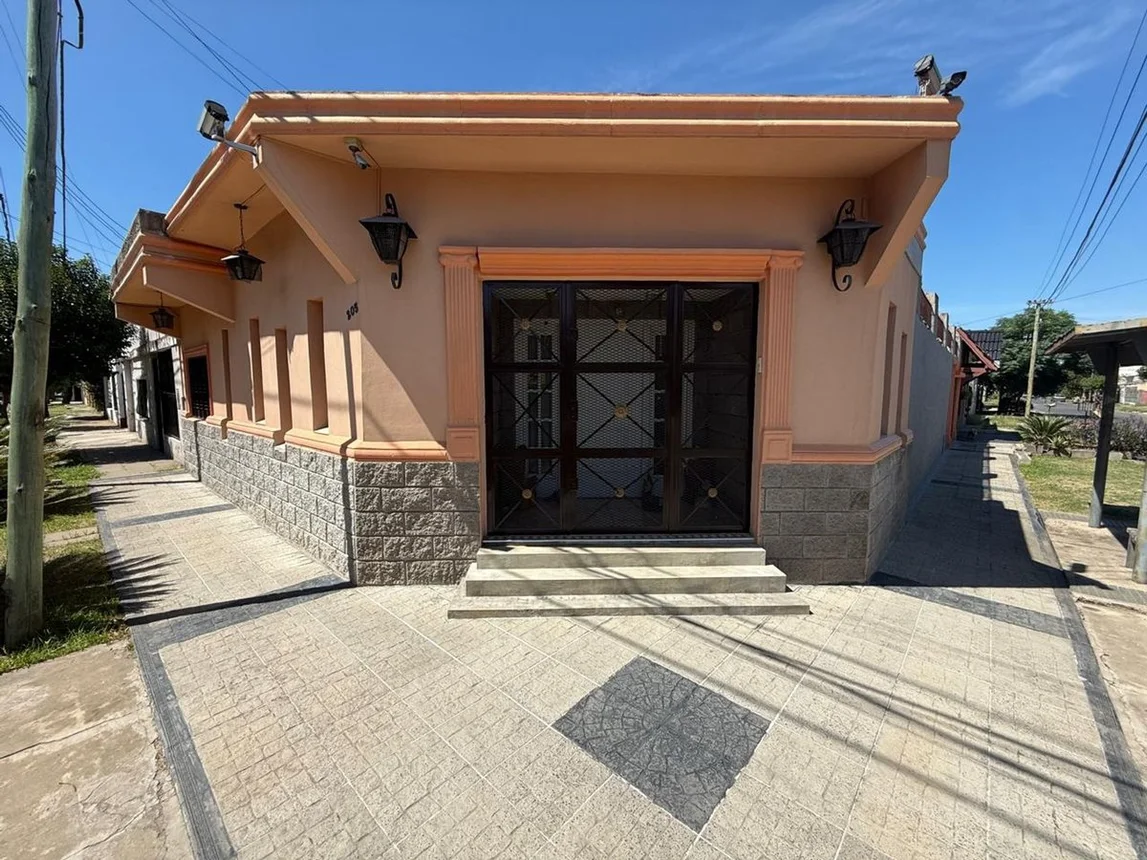 Casa de 3 ambientes en venta en Castelar, Sadi Carnot 200, foto 2